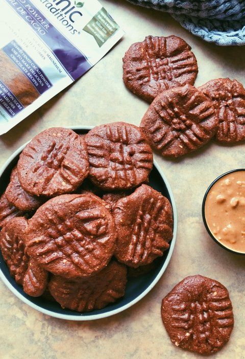 peanut butter & cacao cookies (grain free)
