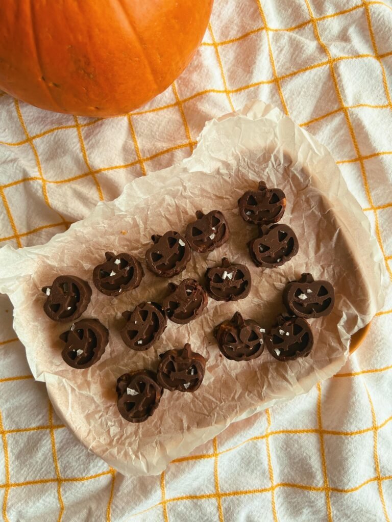 copycat dark chocolate reese's peanut butter cups (refined sugar free)