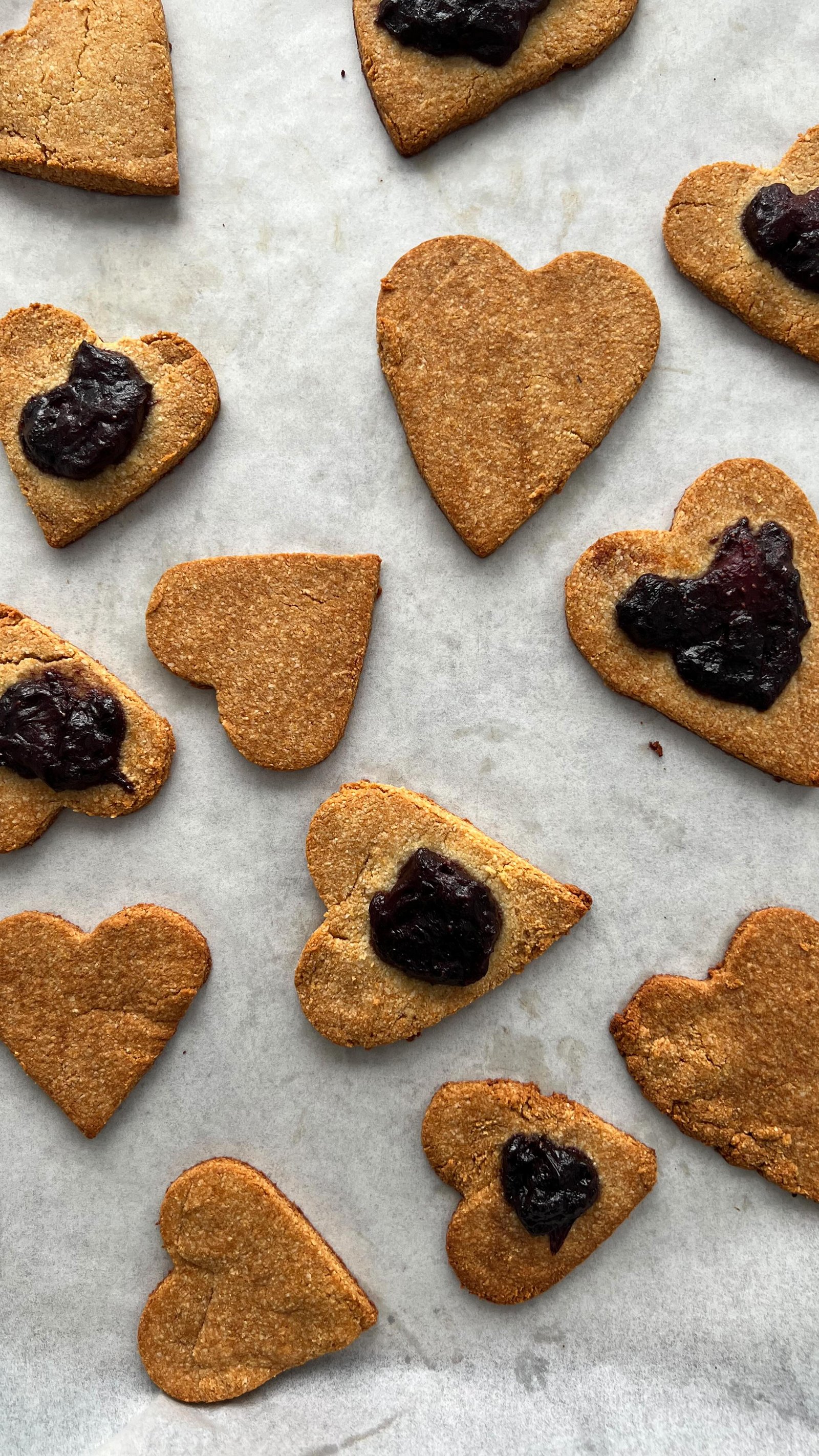 if you want to make a valentine’s day treat for you and/or your kids that is refined sugar free, may i suggest making my shortbread cookie recipe (which is also grain free!) in a heart shape and then topping them w homemade jam?? that’s what i did w my toddler (also a fun lil v day activity !) 💕 

comment “recipe” below and i’ll send you the shortbread cookie recipe or grab it from the link in @earth.to.rose bio 🔗

🍓for the jam, use whichever frozen berries you prefer, add a splash of lemon juice, a couple of tbsp of honey if you want, and let it come to a boil on the stovetop before simmering on low for 20-30 mins. you can spread it on the cookies before baking! 

#healthy treats #grainfree